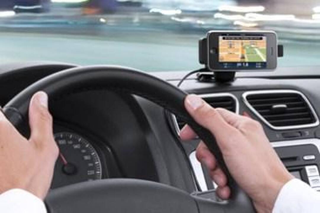 „TomTom“ policijai siųsdavo informaciją apie vairuotojų greitį 