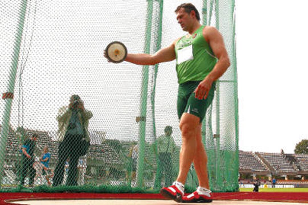 Lietuvos lengvaatlečių koziriai - disko metimas ir sportinis ėjimas