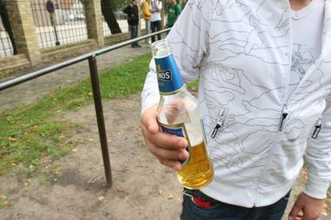 Policija medžiojo girtaujančius jaunuolius