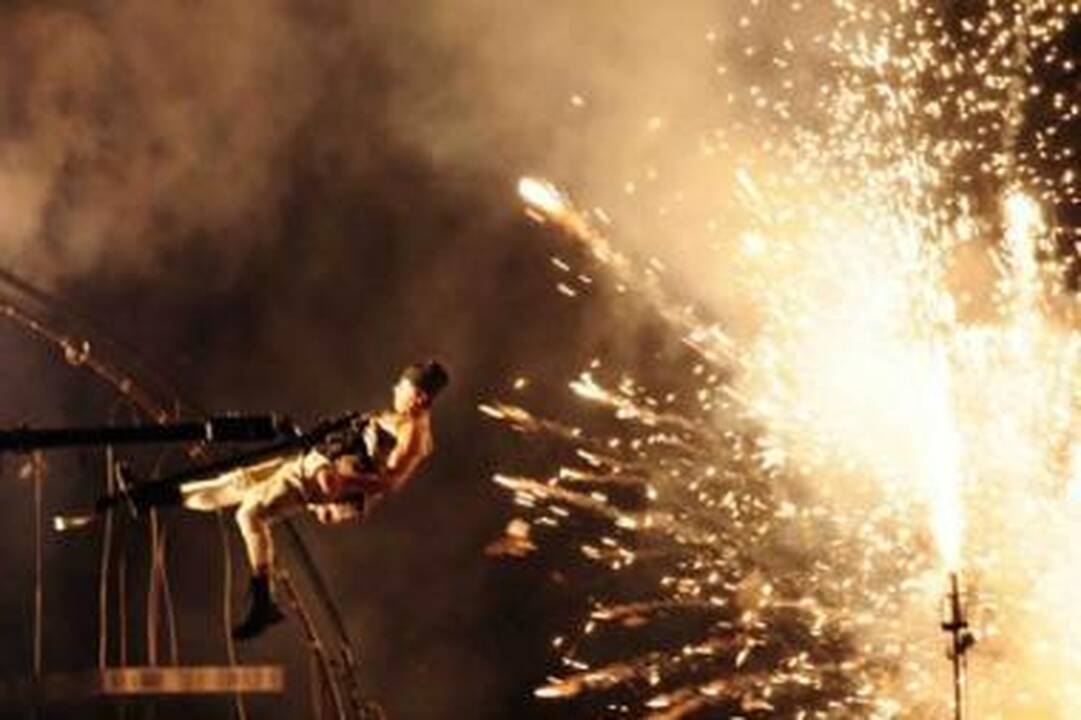 Rotušės aikštėje - ugnies, šviesų ir fejerverkų spektaklis