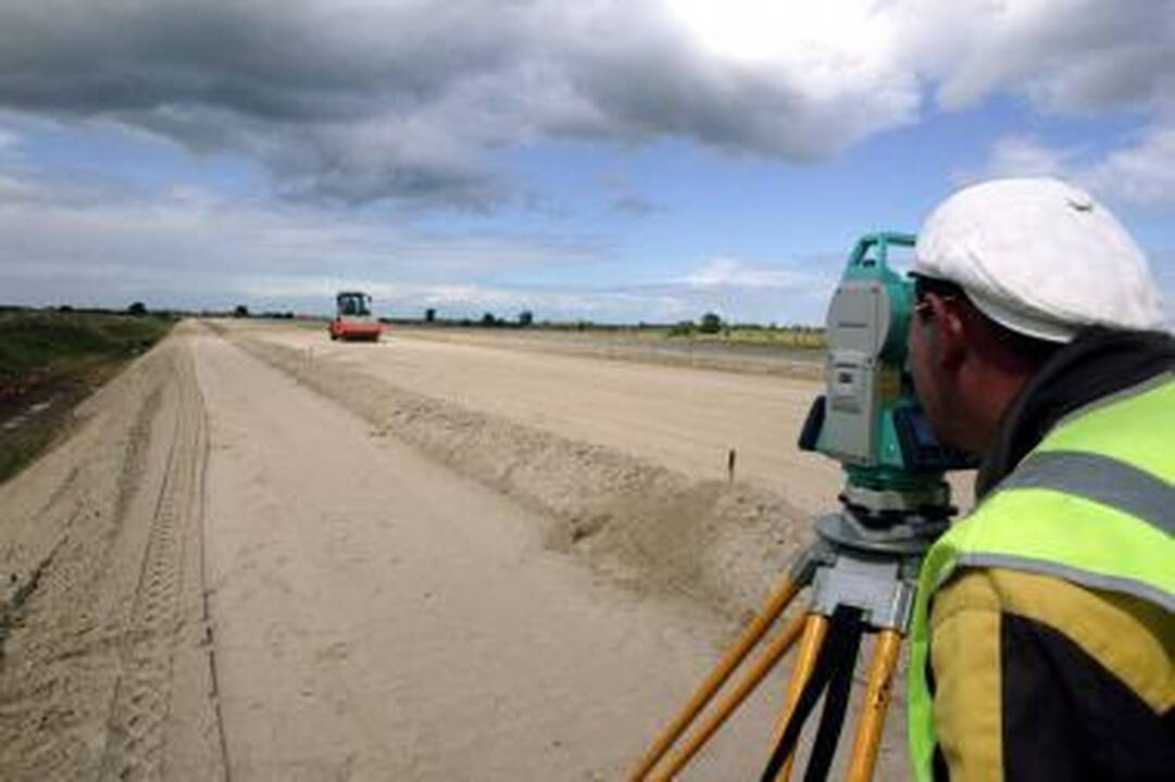 Keliams, gatvėms ir tiltams - 44 mln. litų iš rezervo