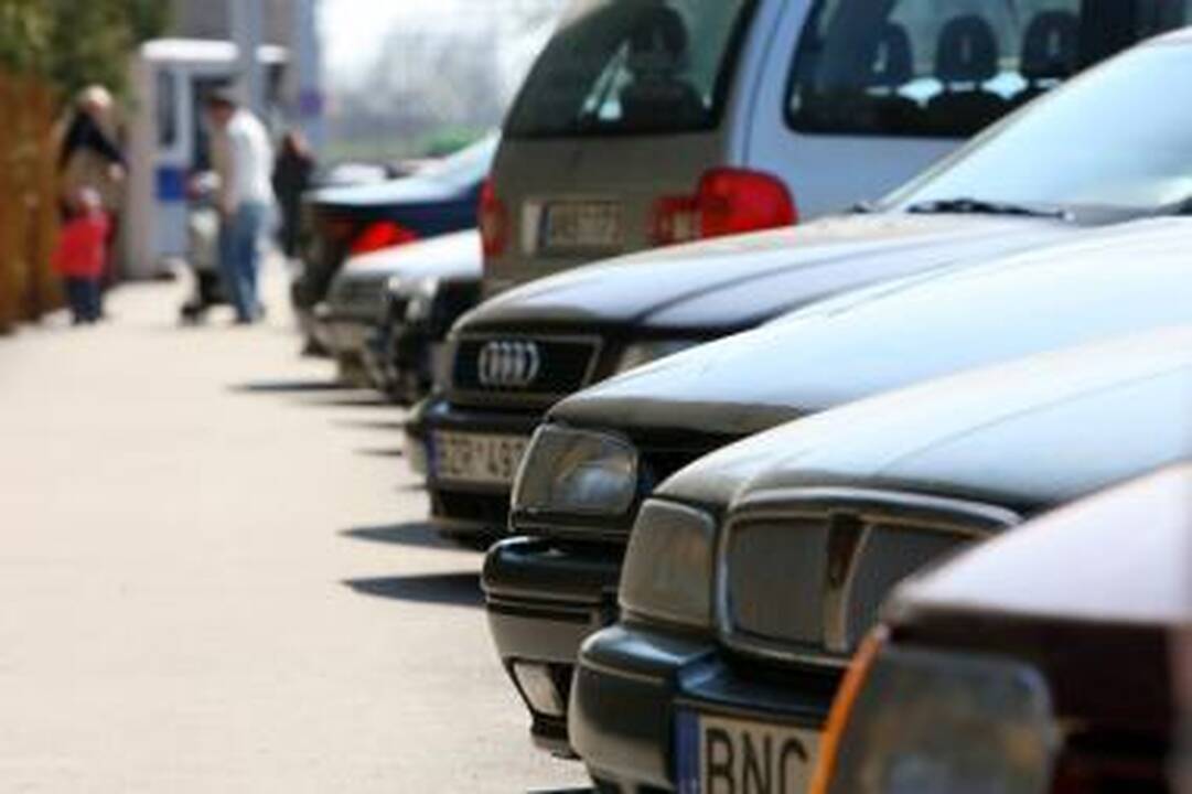 Nemokamų vietų automobiliams prie klinikų neliks