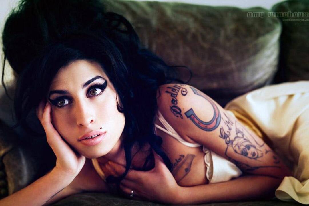 Gerbėjai gedi Amy Winehouse