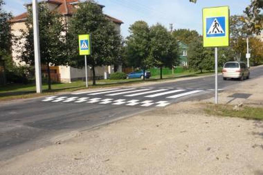 Atnaujinti greitį mažinantys kalneliai Radvilėnų plente