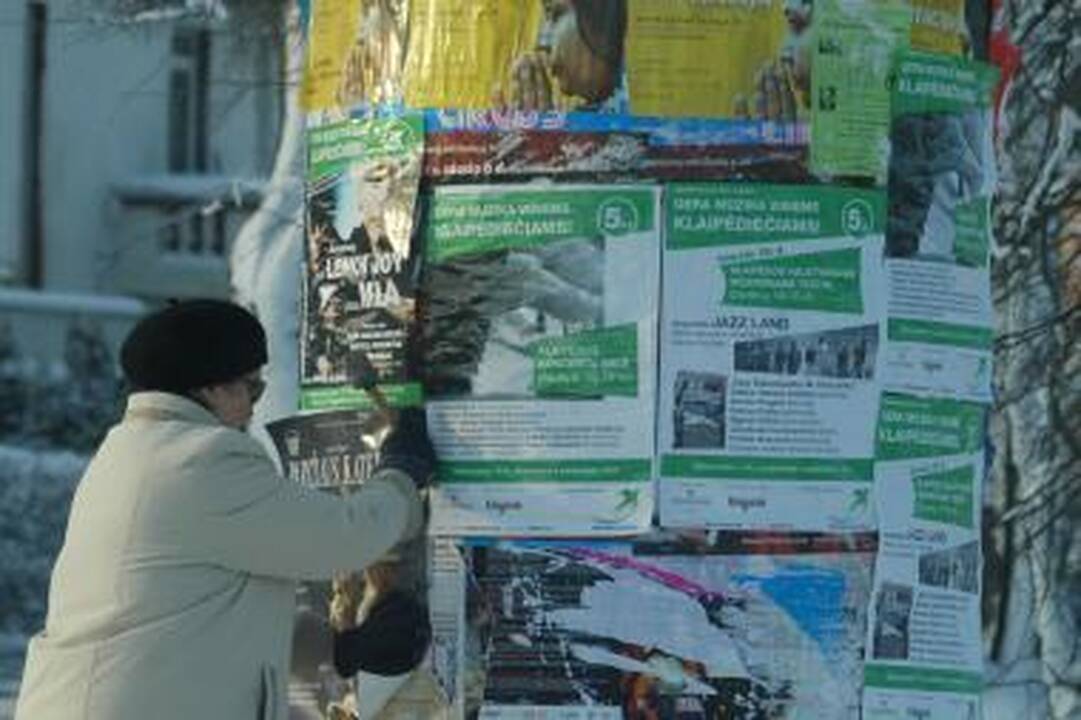 Žadama bausti nelegalios reklamos savininkus
