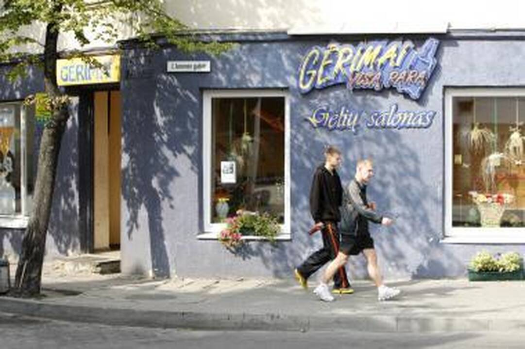 Alkoholinių gėrimų parduotuvės darbo laikas – neapribotas