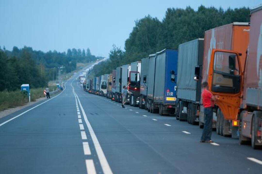 Lietuvos pasienyje – kilometrinės vilkikų eilės