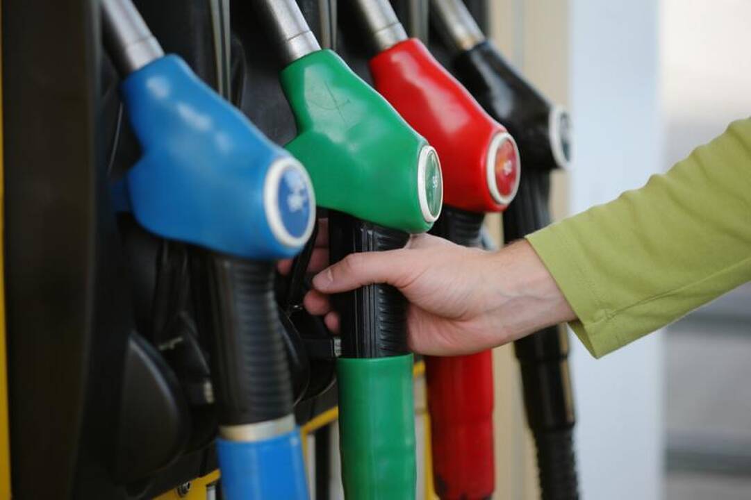 Lietuvos degalų prekybininkai svarsto, kaip nebranginti dyzelino