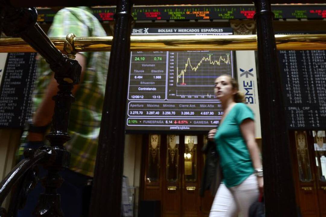 „Fitch“ pablogino 18 Ispanijos bankų reitingus