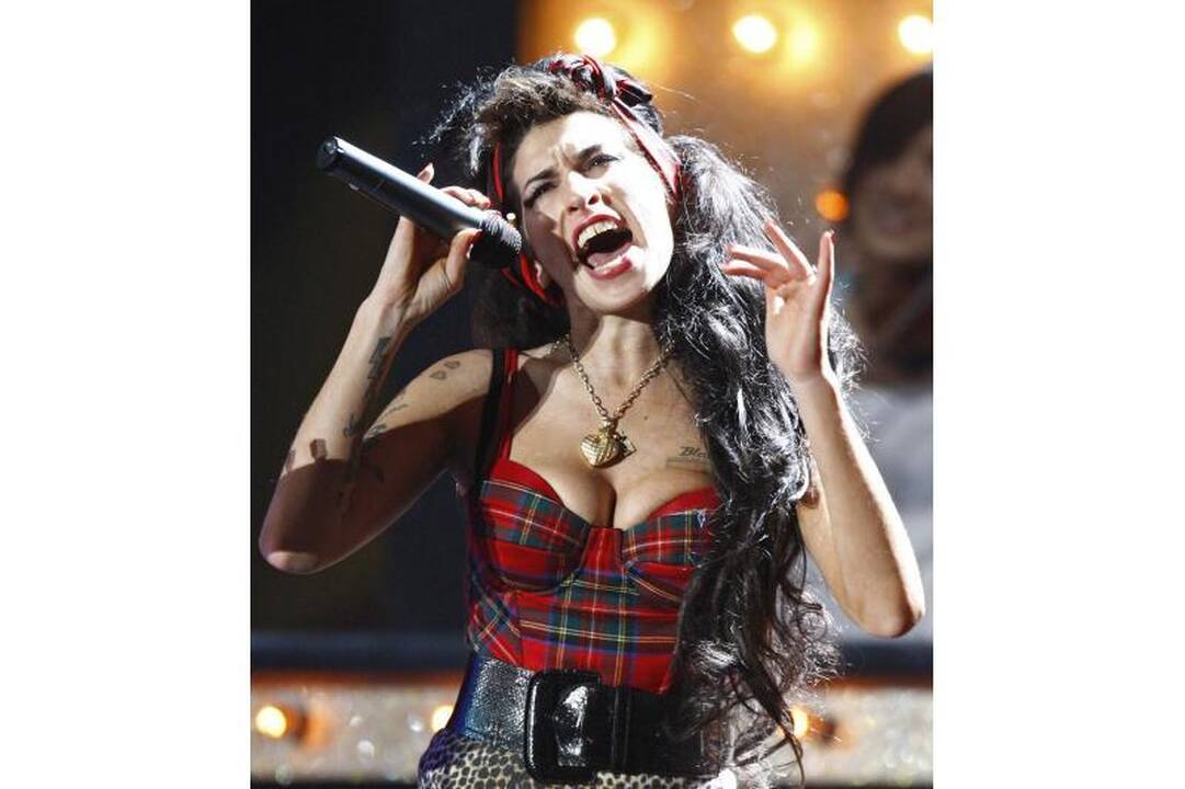 Gerbėjai gedi Amy Winehouse