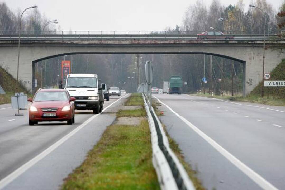 Vilnius–Kaunas: lietuviškomis dešromis grįsta magistralė