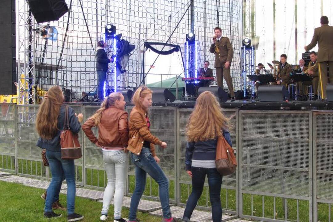 Neringa paskelbė vasaros         pradžią