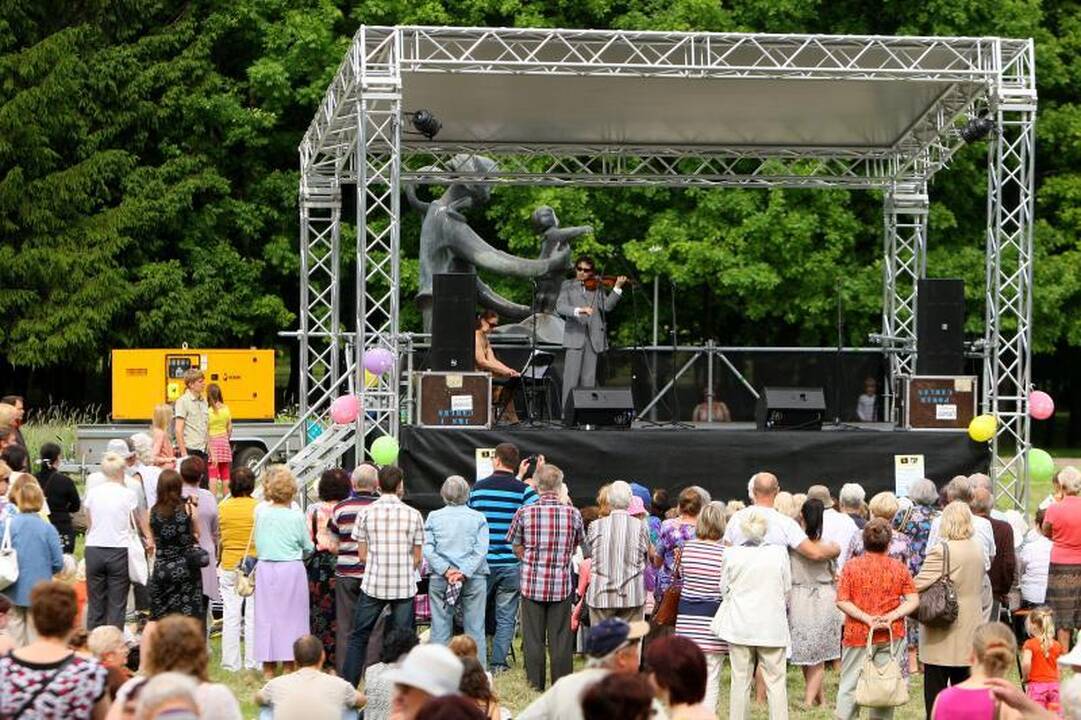 Draugystės parkas vėl atgijo nuo V.Čepinskio smuiko