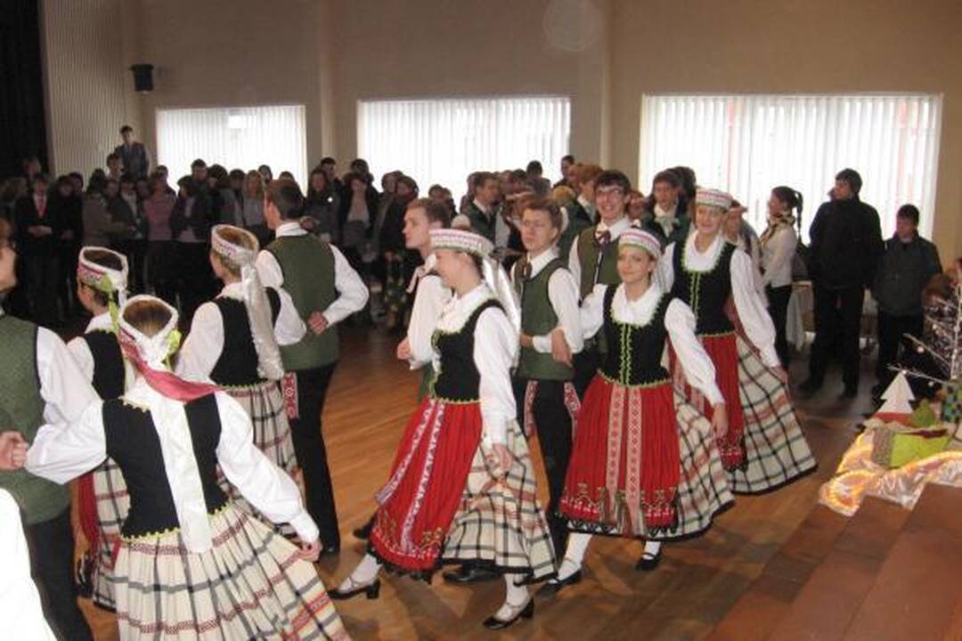 Moksleiviai aukojo Vaiko raidos centro gyventojams