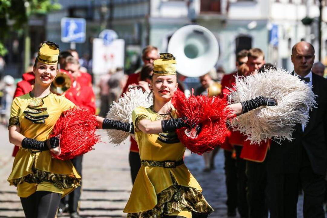 Kauno šventę pradėjo pučiamųjų festivalis