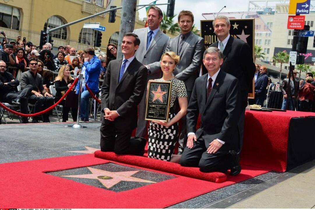 Scarlett Johansson gavo Holivudo šlovės žvaigždę