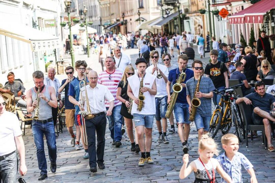 Kauno šventę pradėjo pučiamųjų festivalis