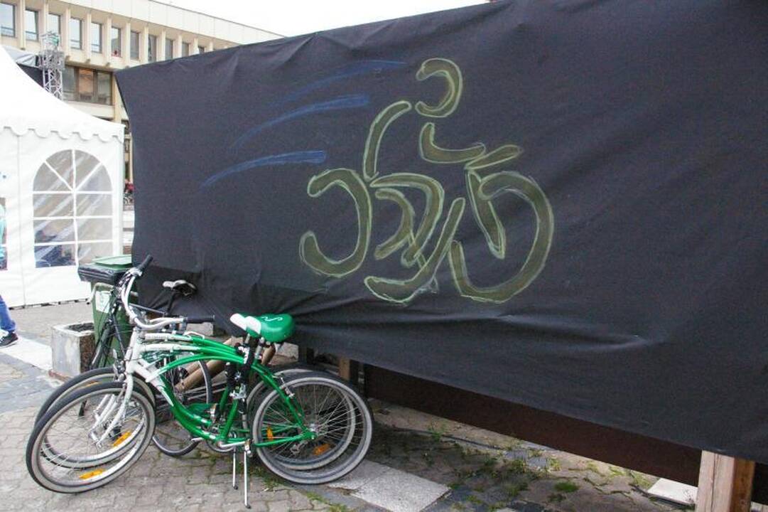 Sostinės gatves užvaldo dviratininkai