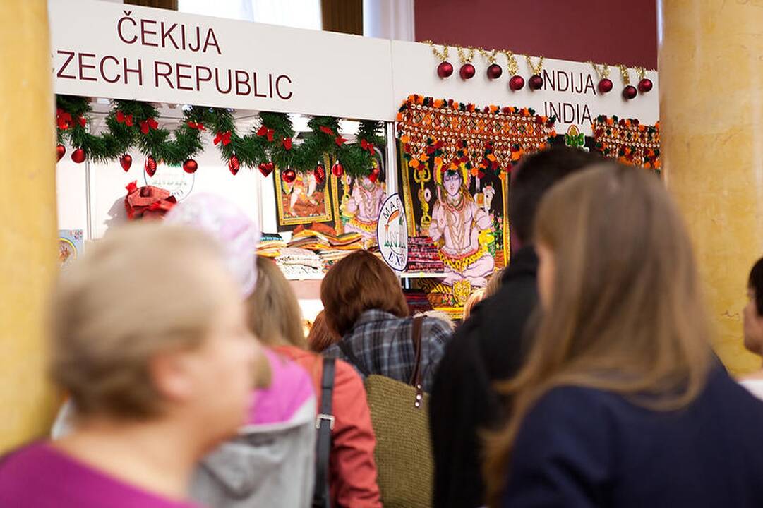 Vilniaus rotušėje šurmuliavo Kalėdų labdaros mugė 