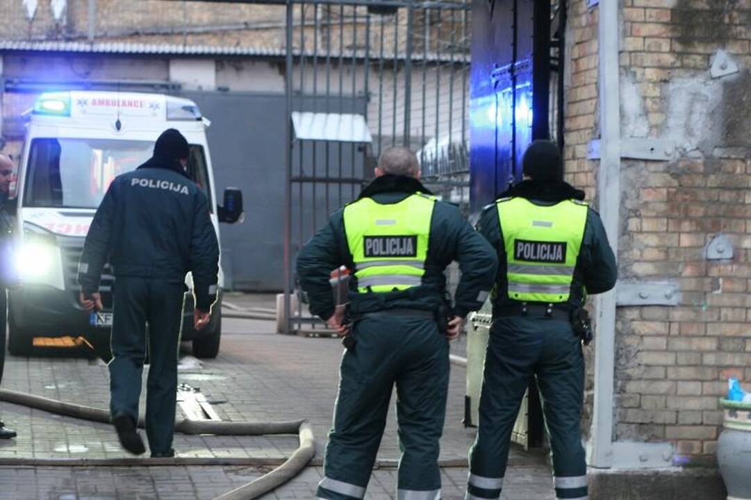 Lukiškių kalėjime tarnybos metu sulaikytas pareigūnas