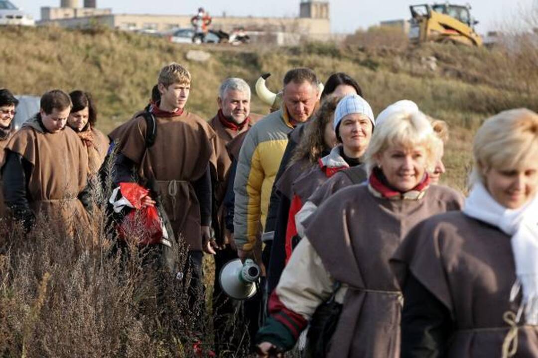 Susigrūmė vikingų laivais