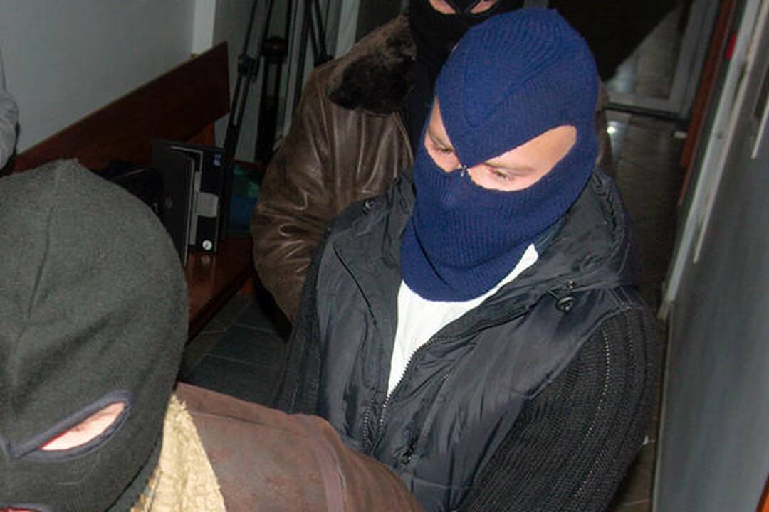 Dėl vilkiko vagystės iš Panemunės sandėlio suimti dar trys įtariamieji