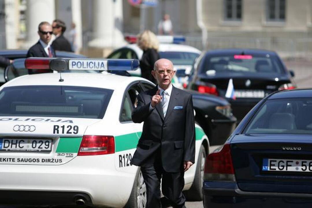 Valstybės vadovai tarė paskutinį „sudie“ prezidentui A.Brazauskui