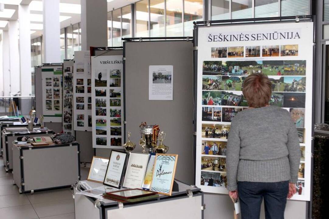 Vilniaus Savivaldybėje – seniūnijų nuotraukų ir darbų paroda