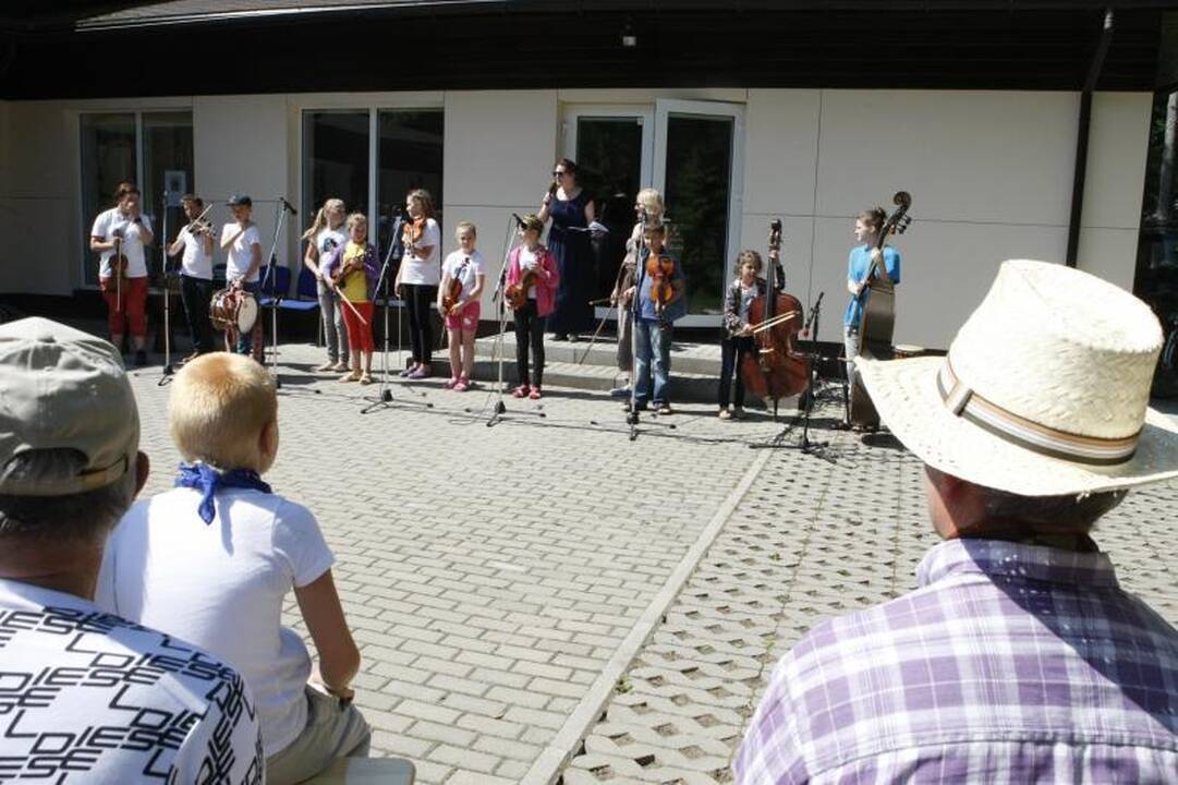 „Vėlungio“ stovykla  baigėsi dainomis   