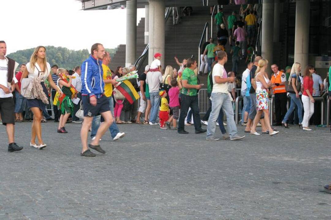 Tūkstančiai kauniečių traukė į "Žalgirio" areną