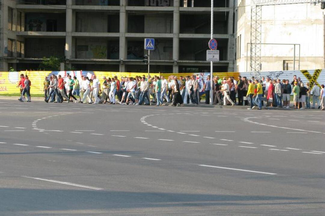 Tūkstančiai kauniečių traukė į "Žalgirio" areną