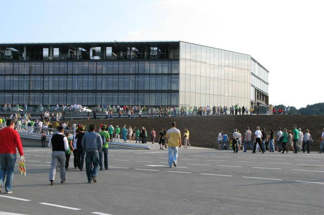 Tūkstančiai kauniečių traukė į "Žalgirio" areną