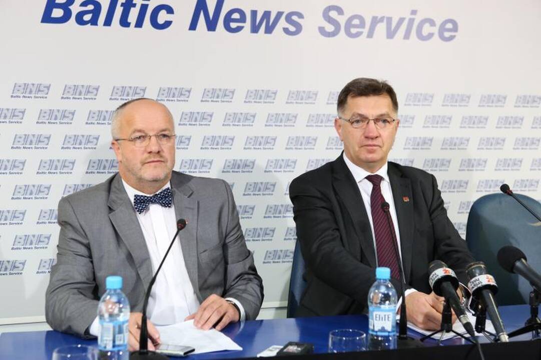 Premjeras ir krašto apsaugos ministras pagerbė E. Markšaičio atminimą
