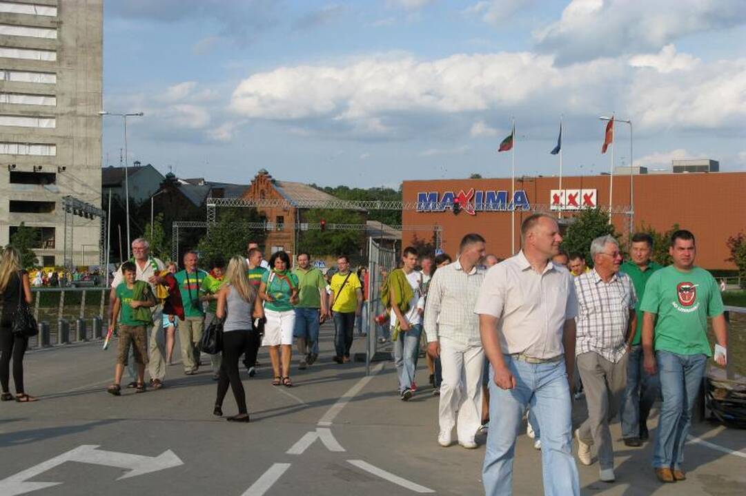Tūkstančiai kauniečių traukė į "Žalgirio" areną