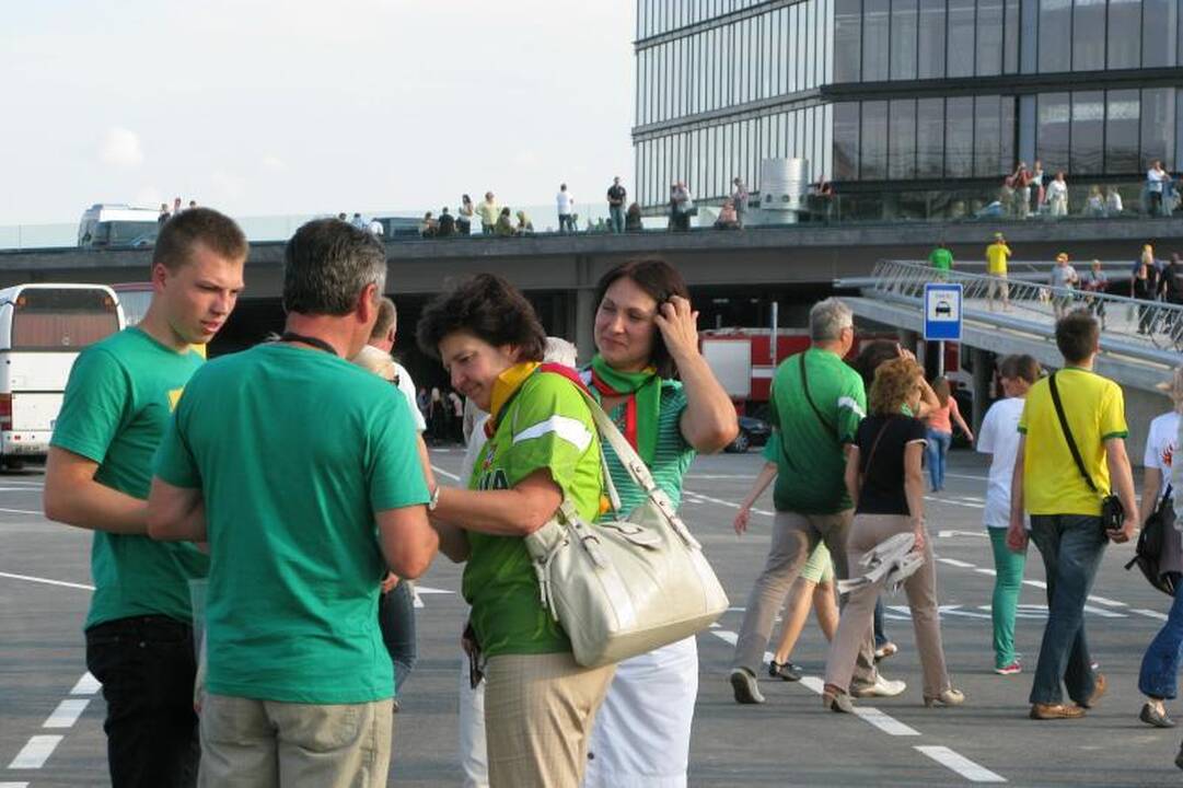 Tūkstančiai kauniečių traukė į "Žalgirio" areną