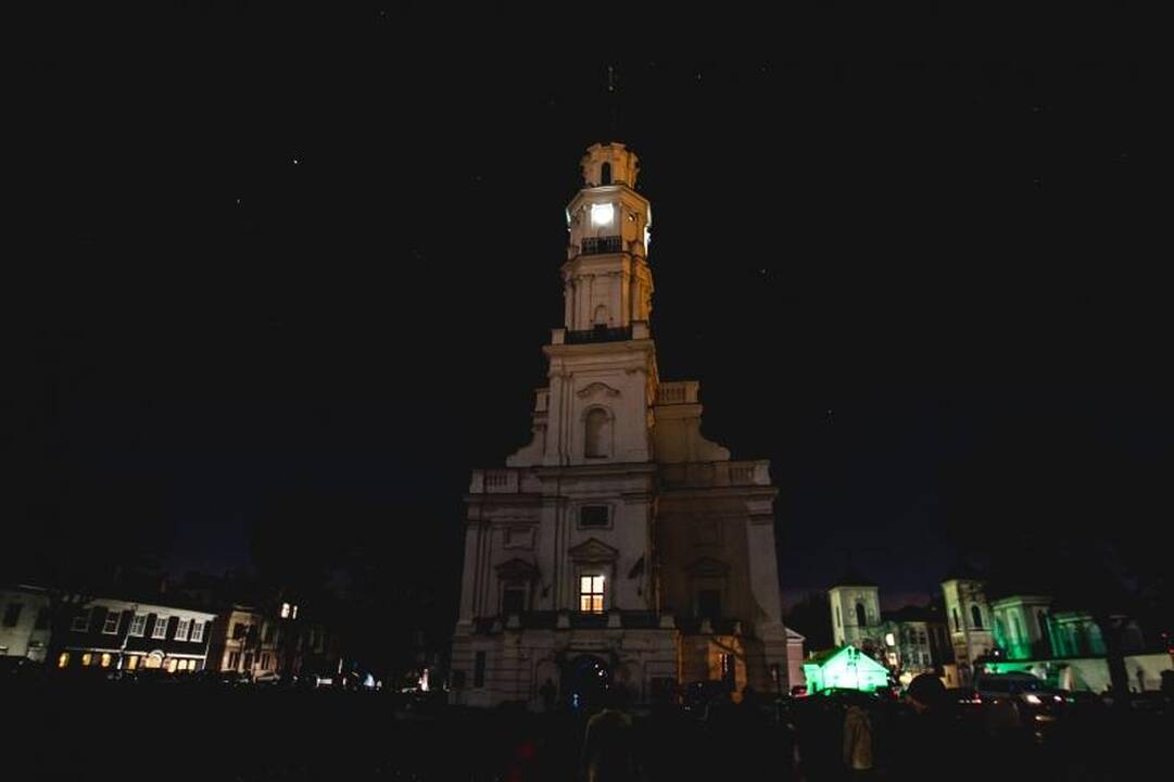 Kauniečiai kukliai paminėjo „Žemės valandą”