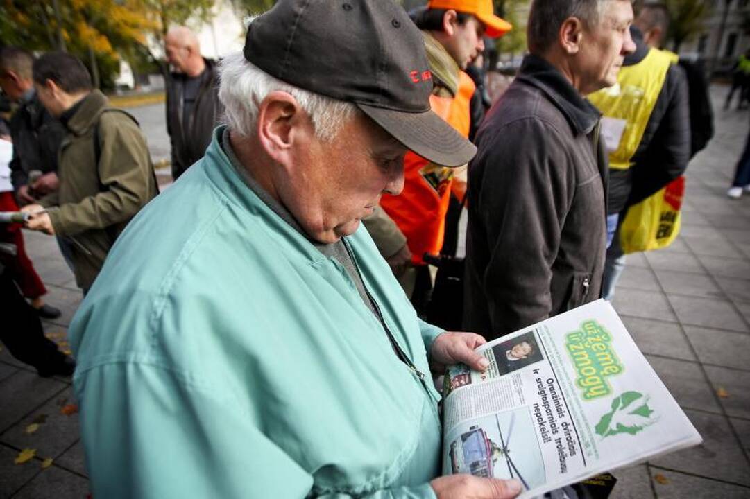 Vairuotojai: negalime vaikų prašyti apsieiti be pietų