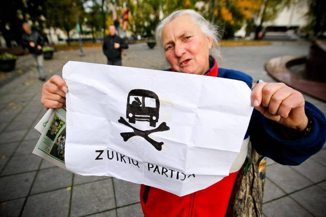 Vairuotojai: negalime vaikų prašyti apsieiti be pietų