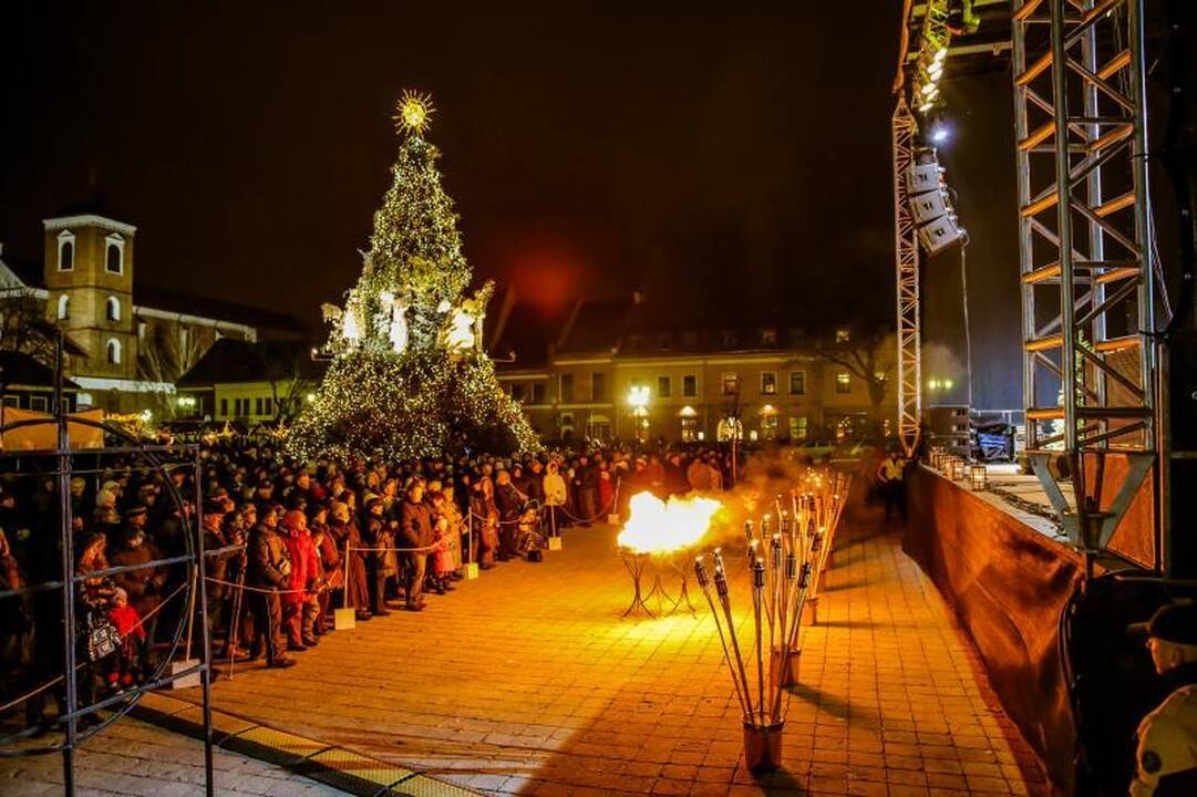 Šventines linksmybes užbaigė Trys Karaliai 