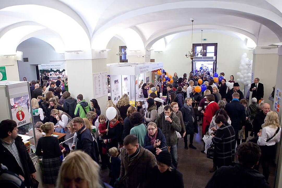 Vilniaus rotušėje šurmuliavo Kalėdų labdaros mugė 