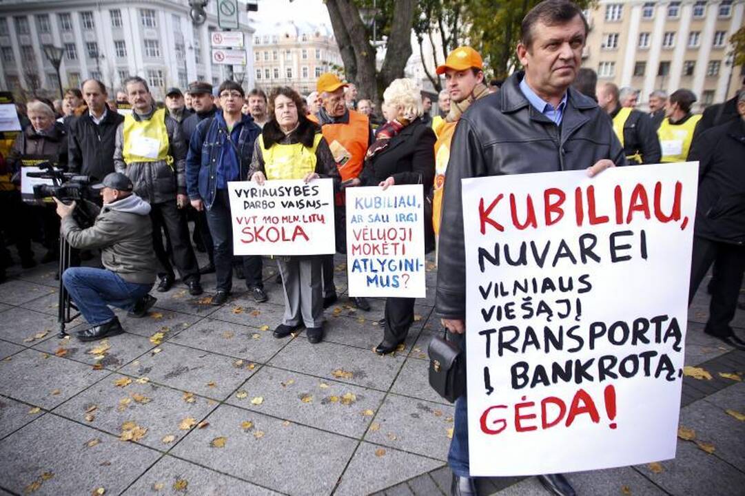 Vairuotojai: negalime vaikų prašyti apsieiti be pietų