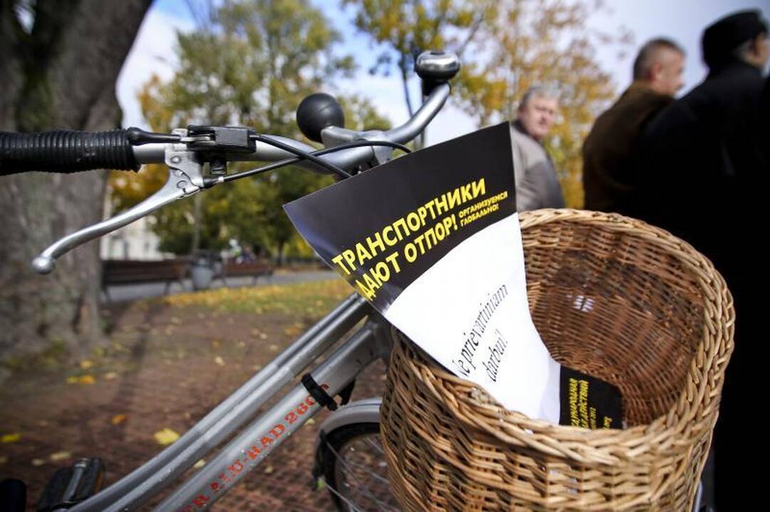 Vairuotojai: negalime vaikų prašyti apsieiti be pietų