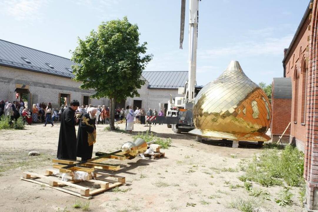 Uostamiesčio sentikių cerkvė – jau su kupolais ir kryžiais