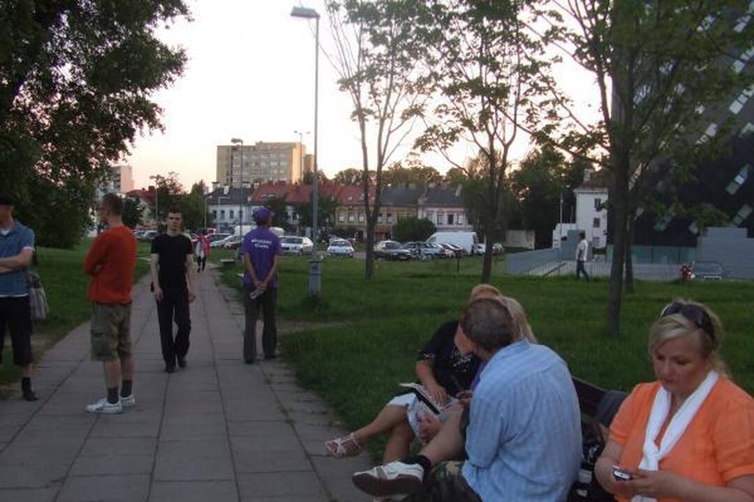 Profsąjungos žadėtos minios prie Vyriausybės nesurinko (papildyta)