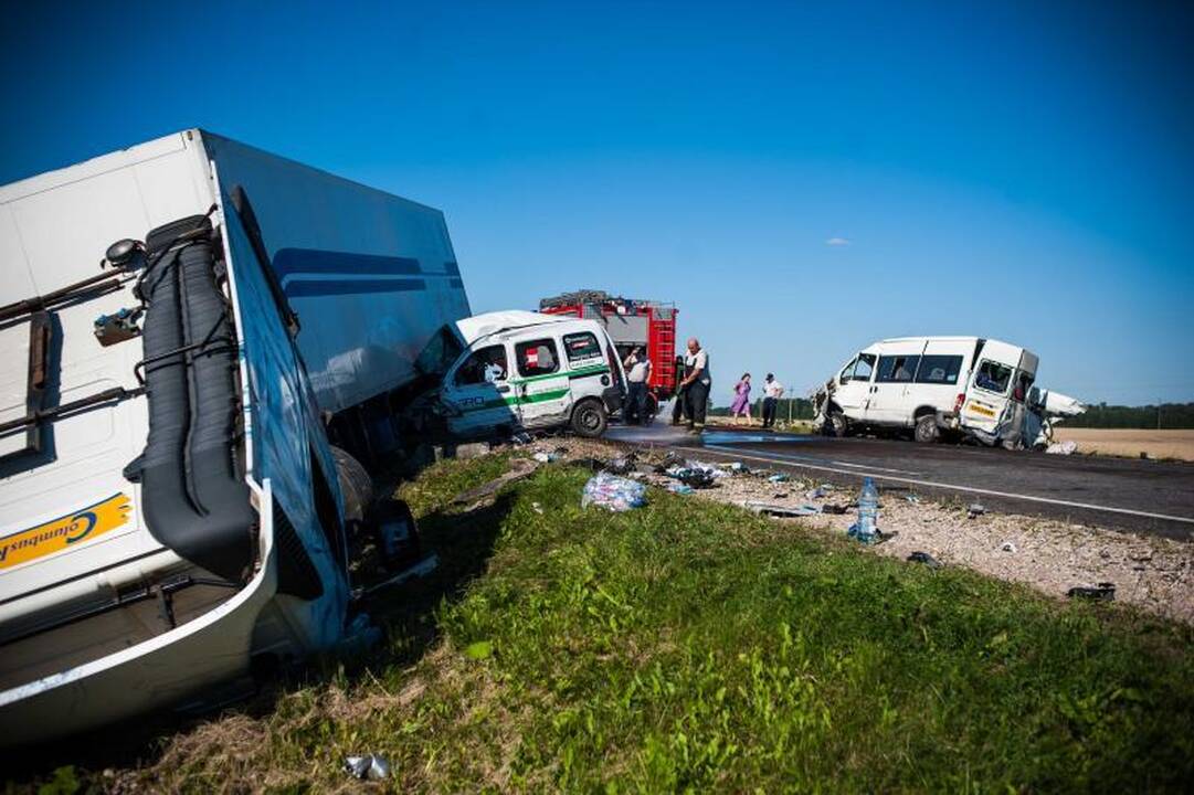 Netoli Kauno – 5 automobilių mėsmalė, 2 žuvo, 7 sužeisti (papildyta)