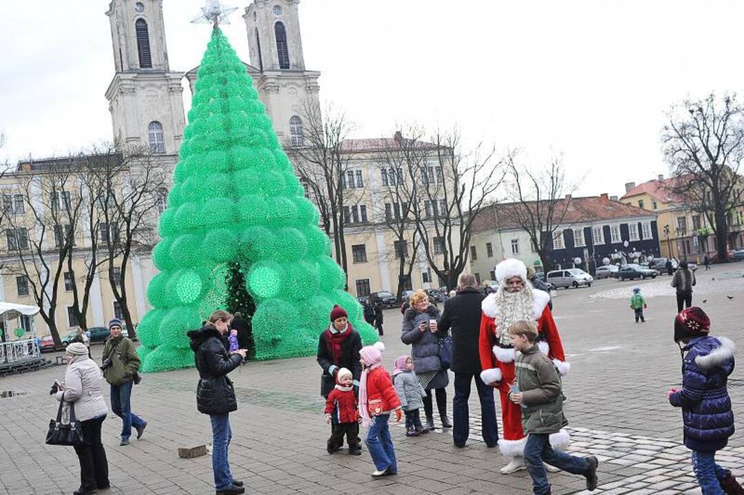 Maltiečiai Rotušės aikštėje dalijo sriubą