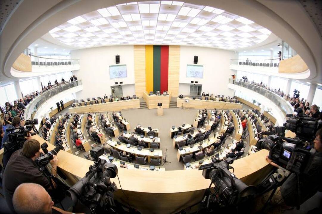 Rudens sesijoje Seimas ketina posėdžiauti tik kartą per savaitę