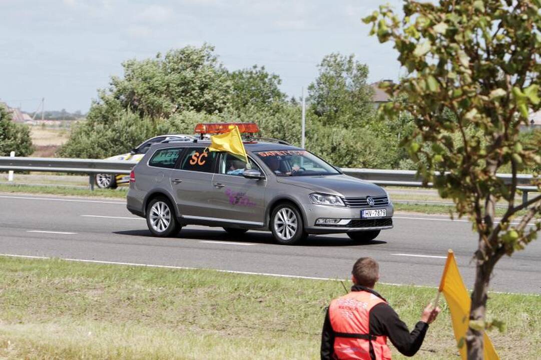 Automobilių lenktynes prie Palangos stebėjo tūkstančiai
