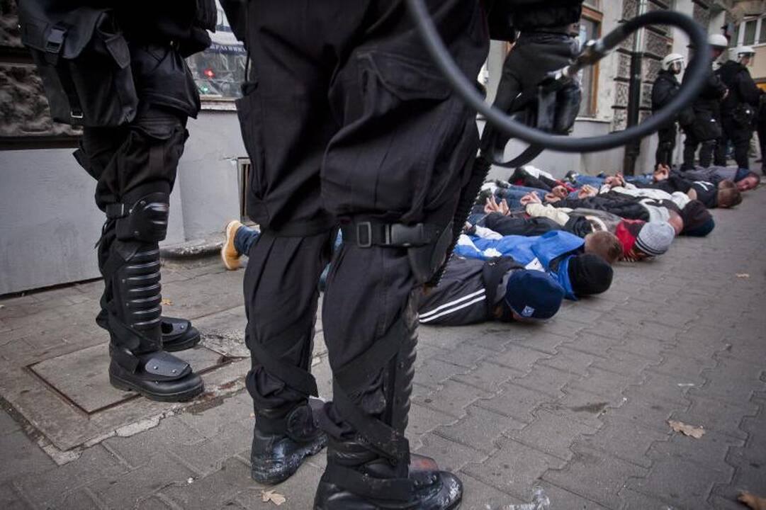 Lenkijoje minint nepriklausomybės dieną – riaušės ir šimtas suimtųjų