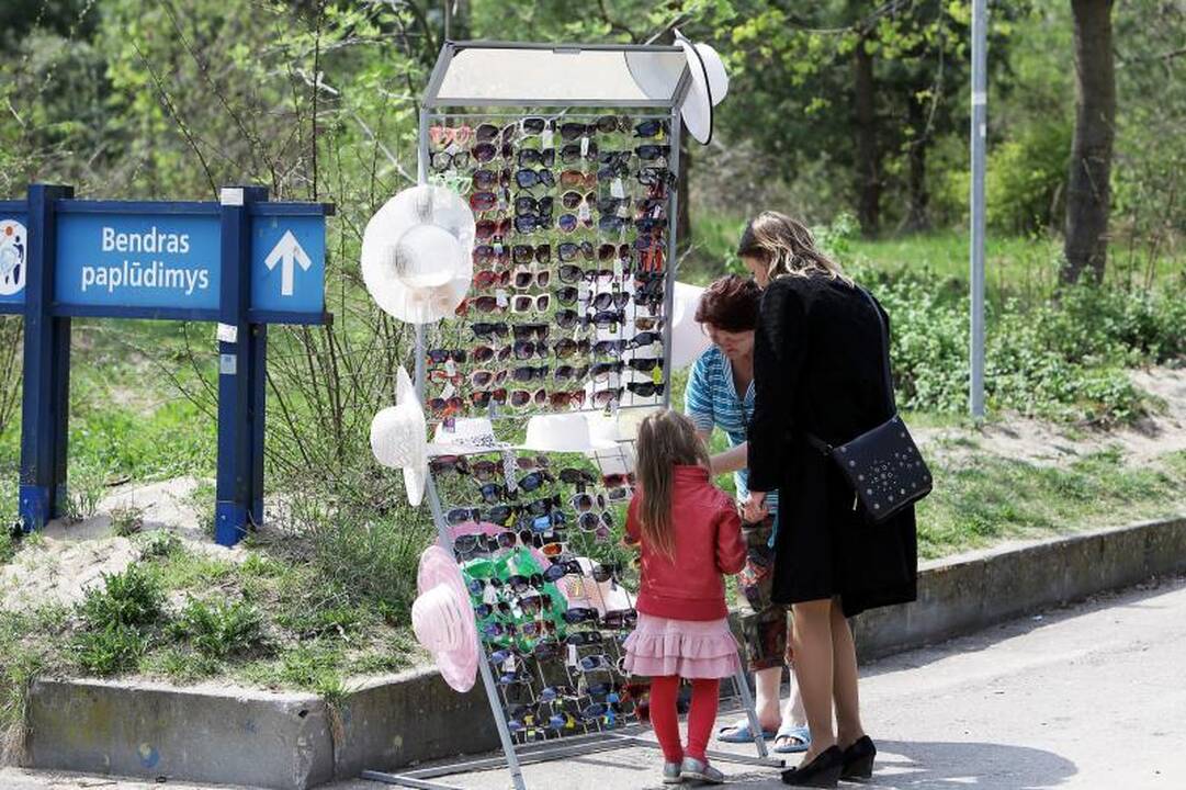 Saulė klaipėdiečius išviliojo į paplūdimius